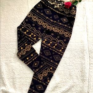 LuLaRoe leggings with geometric design